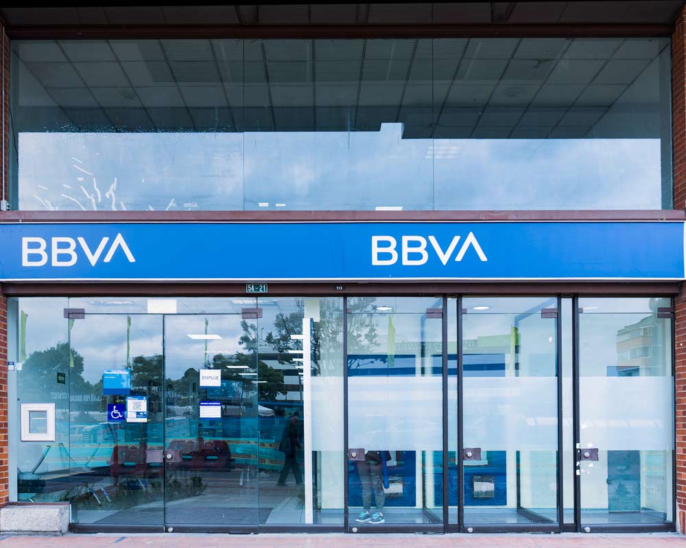 Fachada de BBVA en Iserra 100