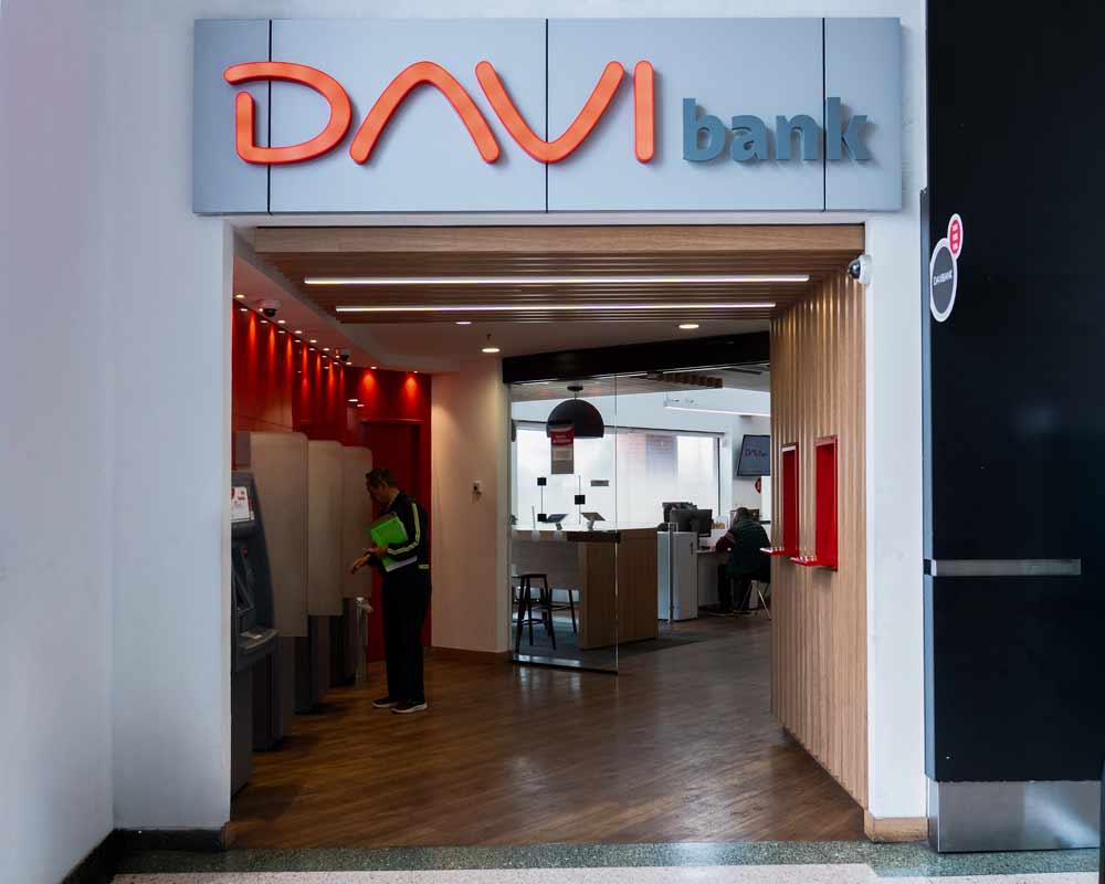 Fachada de Davibank en Iserra 100