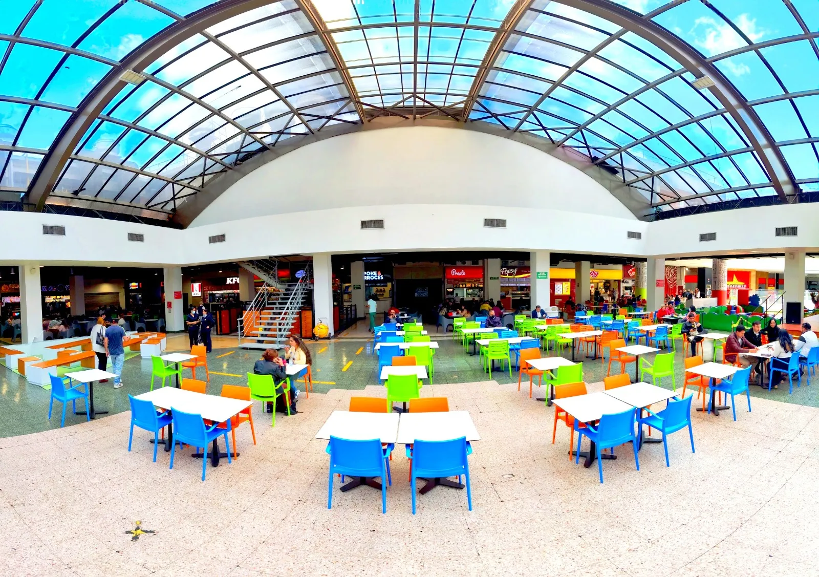 Zona gastronómica de Iserra 100